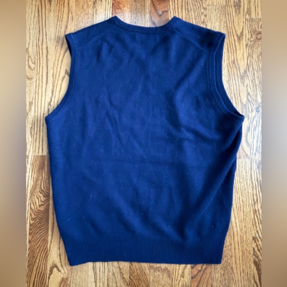 Neiman Marcus Men’s 100% Cashmere V-Neck Sweater Vest Navy Blue XXL - Picture 2 of 6